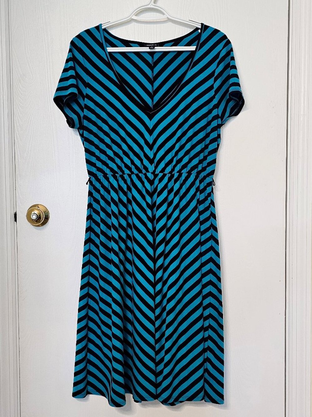 torrid black and blue v-neck short sleeve skater dress